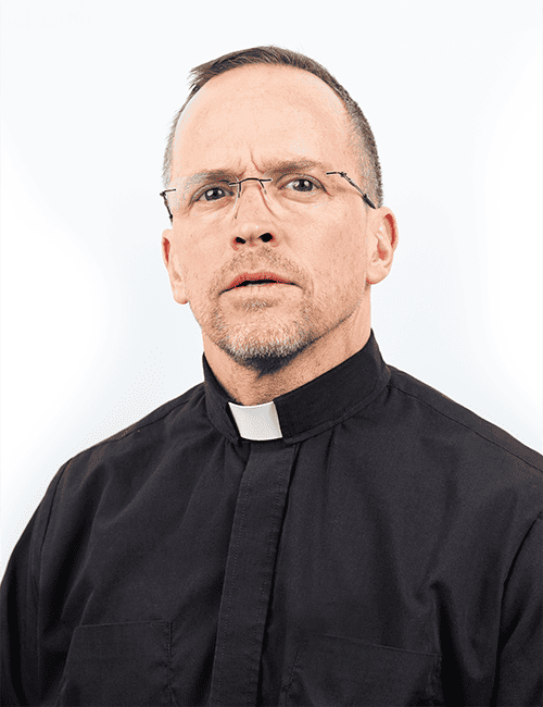Fr-Jonathan-Dellinger_crop-2.png